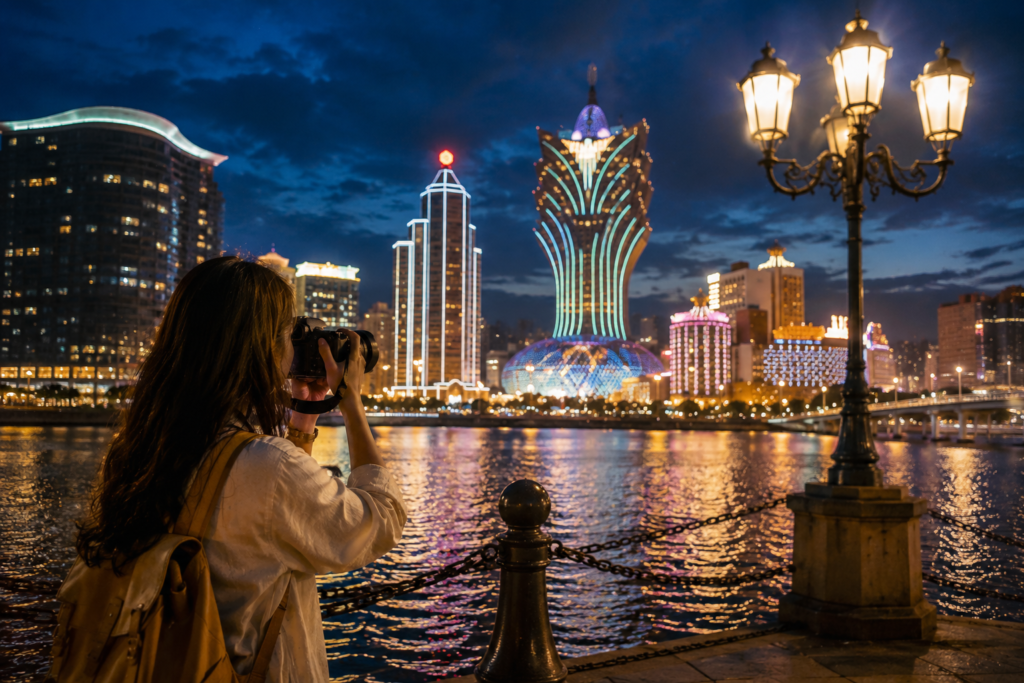 澳门夜景拍照攻略封面图，新盛娱乐分享澳门滨水夜景、城市灯光与摄影打卡体验